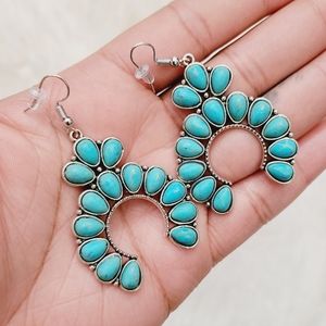 Turquoise Decor Dangle Earrings